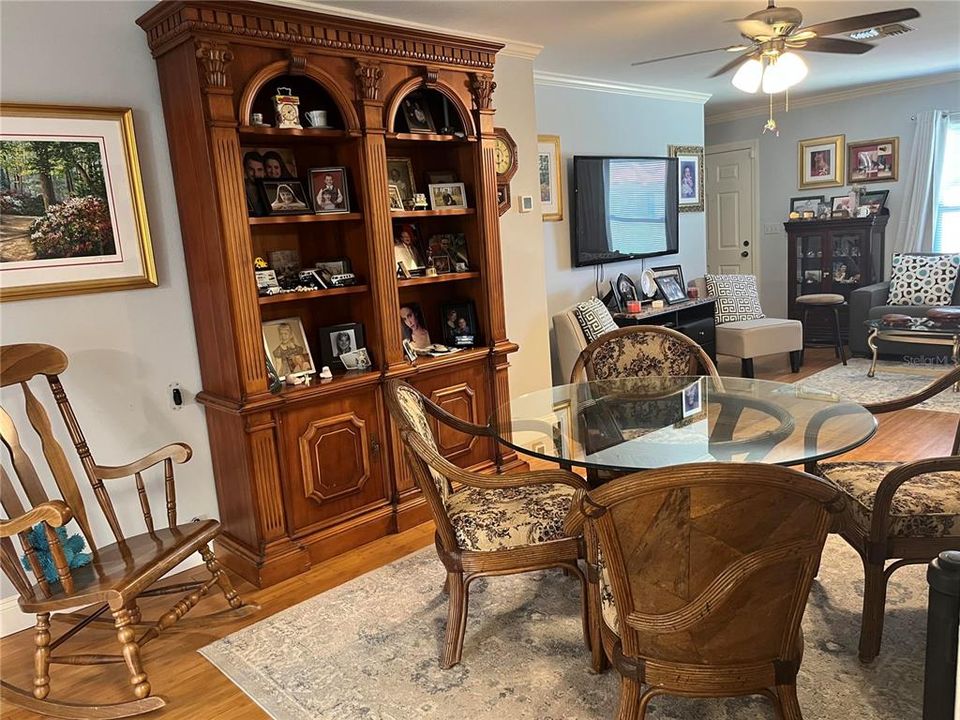 На продажу: $237,500 (2 спален, 2 ванн, 1387 Квадратных фут)