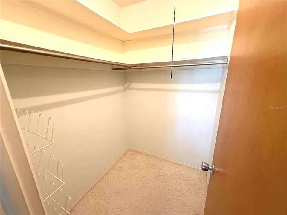 На продажу: $399,900 (2 спален, 2 ванн, 1323 Квадратных фут)