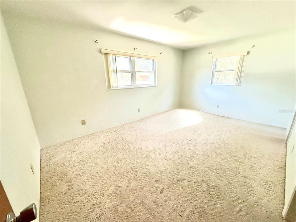 На продажу: $399,900 (2 спален, 2 ванн, 1323 Квадратных фут)