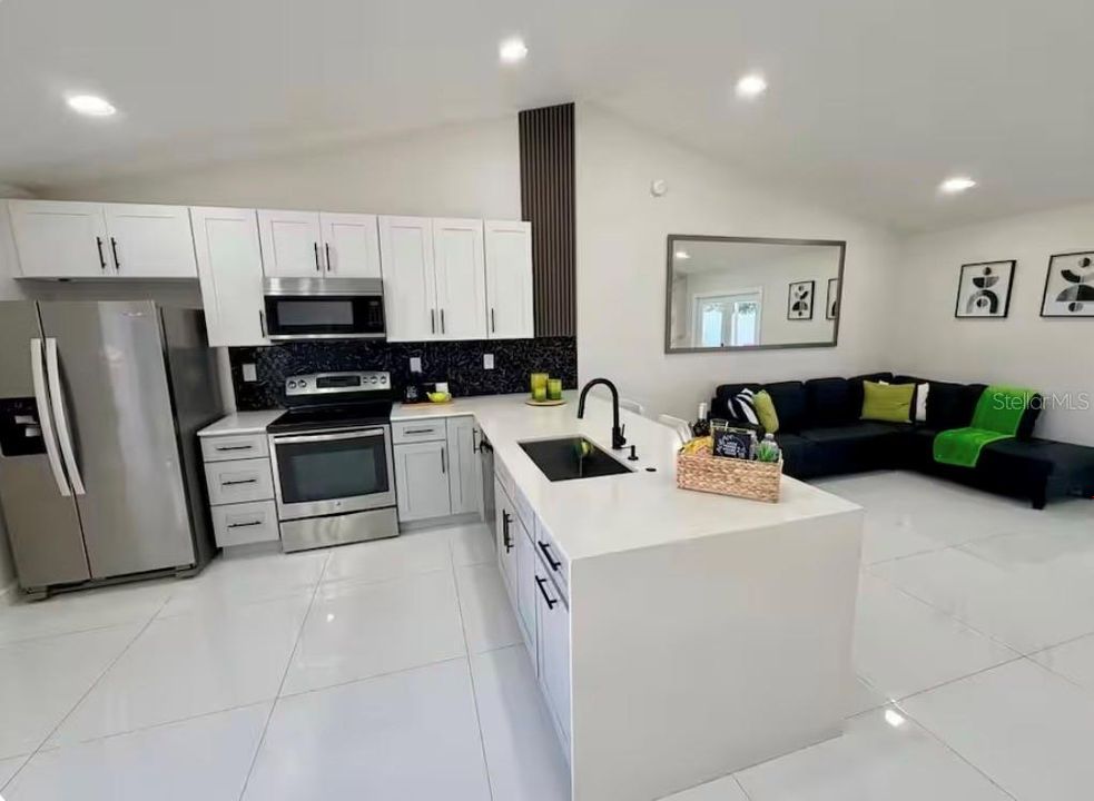 待售: $449,999 (5 贝兹, 4 浴室, 1558 平方英尺)