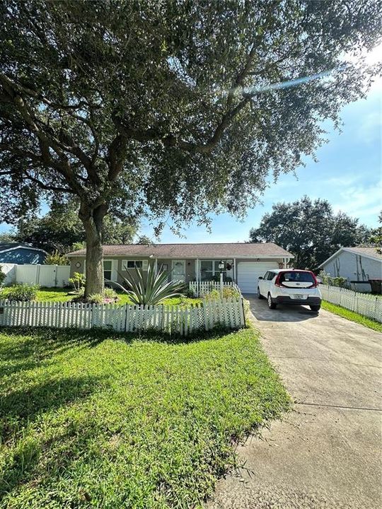 For Sale: $190,000 (2 beds, 1 baths, 960 Square Feet)