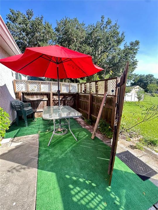 For Sale: $190,000 (2 beds, 1 baths, 960 Square Feet)