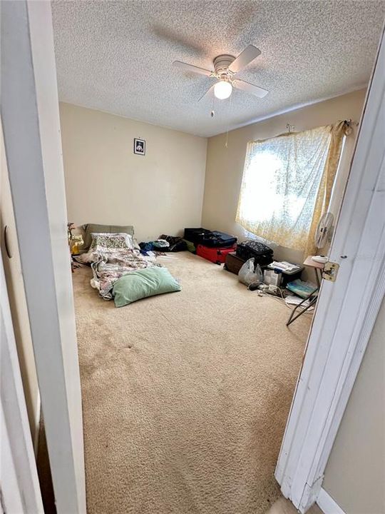 For Sale: $190,000 (2 beds, 1 baths, 960 Square Feet)