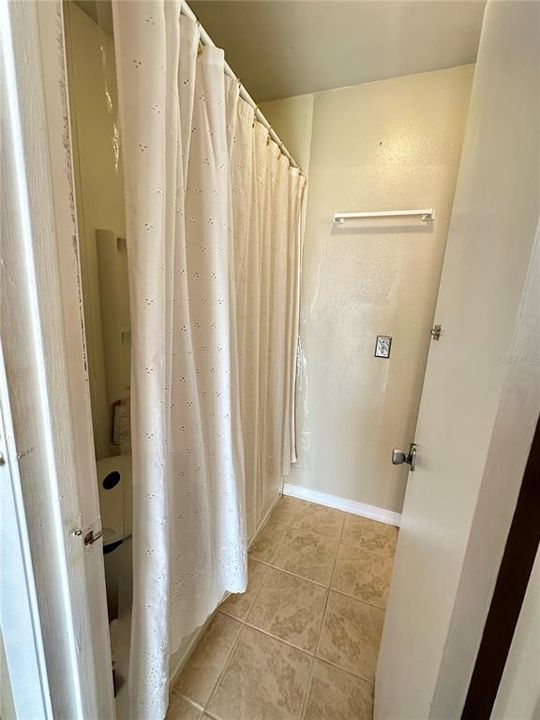For Sale: $190,000 (2 beds, 1 baths, 960 Square Feet)