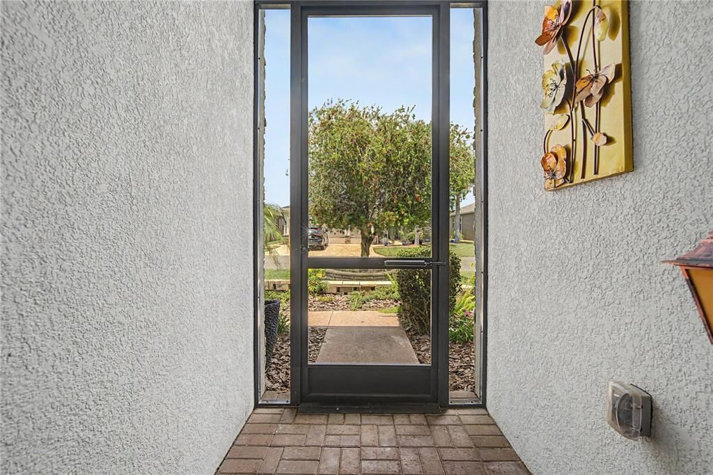 For Sale: $425,000 (3 beds, 2 baths, 1973 Square Feet)
