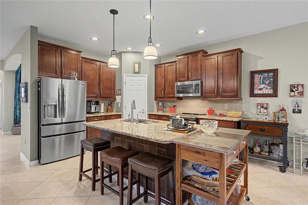 For Sale: $425,000 (3 beds, 2 baths, 1973 Square Feet)