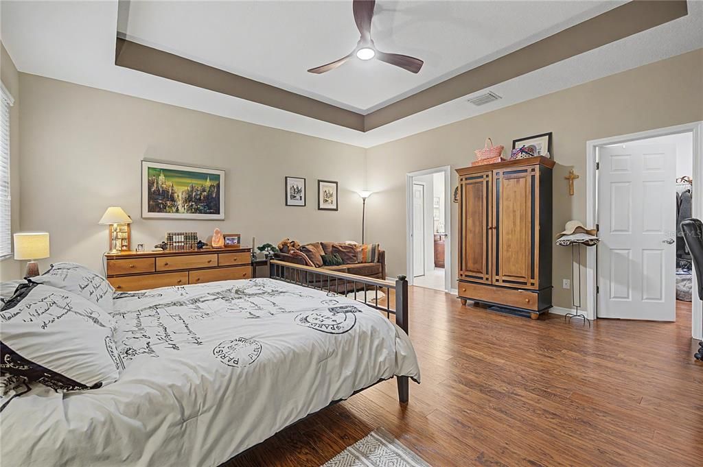 For Sale: $425,000 (3 beds, 2 baths, 1973 Square Feet)