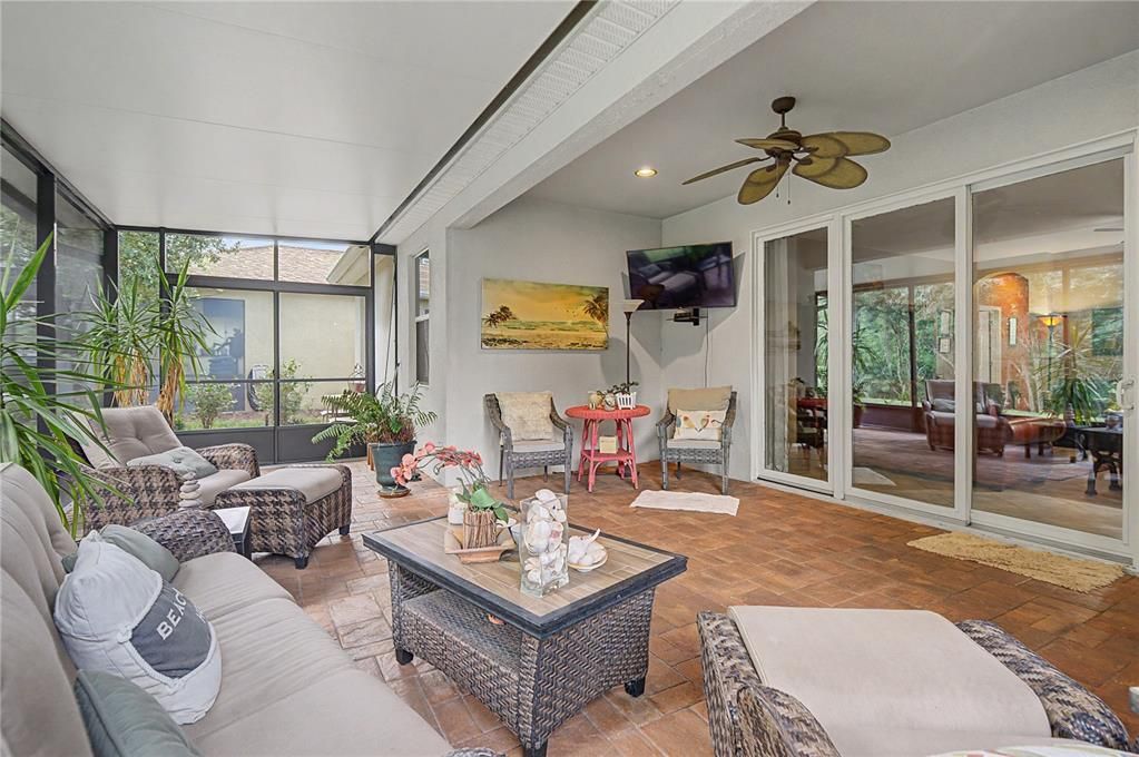 For Sale: $425,000 (3 beds, 2 baths, 1973 Square Feet)
