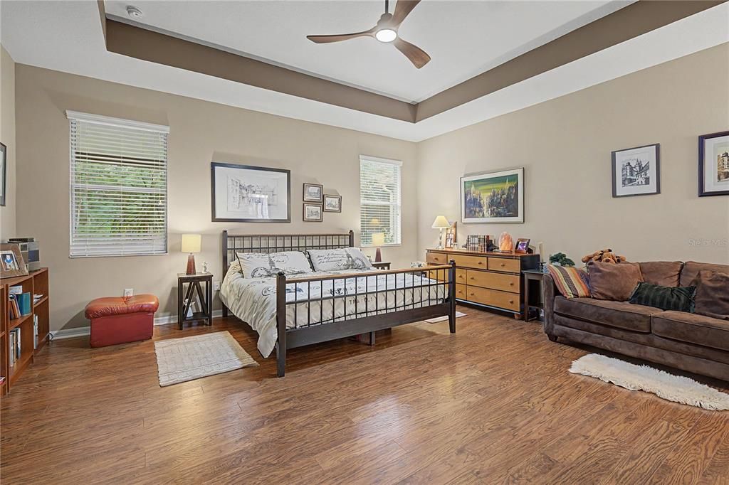 For Sale: $425,000 (3 beds, 2 baths, 1973 Square Feet)