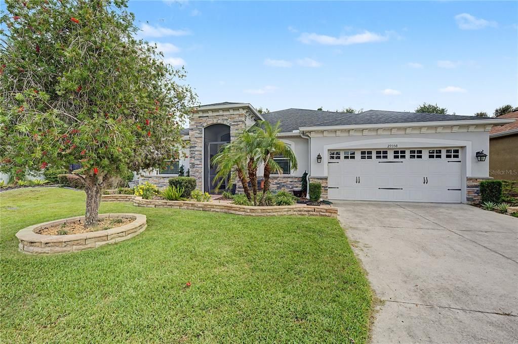 For Sale: $425,000 (3 beds, 2 baths, 1973 Square Feet)