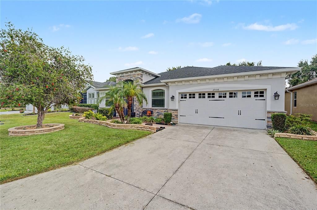 For Sale: $425,000 (3 beds, 2 baths, 1973 Square Feet)