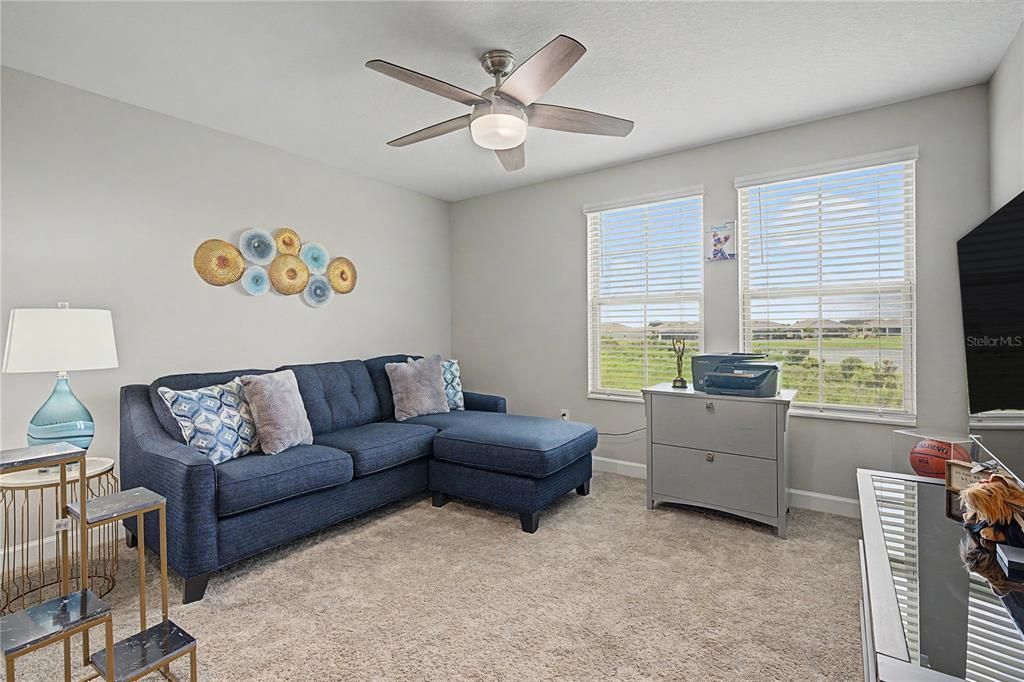 For Sale: $350,000 (2 beds, 2 baths, 1747 Square Feet)