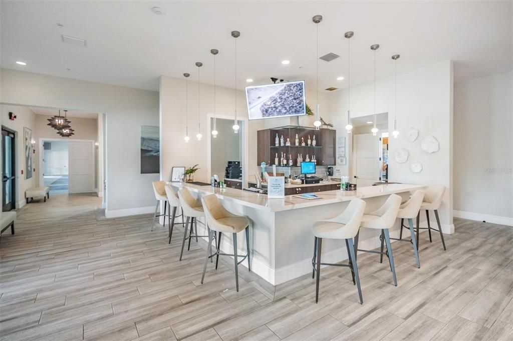 For Sale: $350,000 (2 beds, 2 baths, 1747 Square Feet)