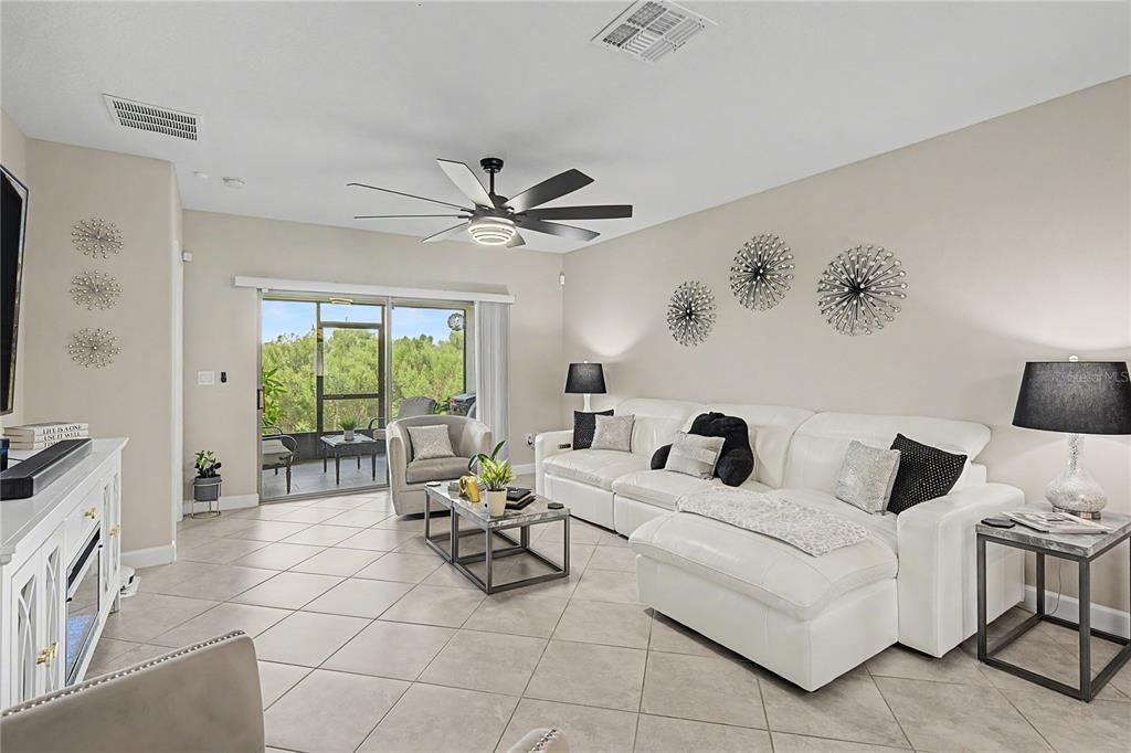 For Sale: $350,000 (2 beds, 2 baths, 1747 Square Feet)