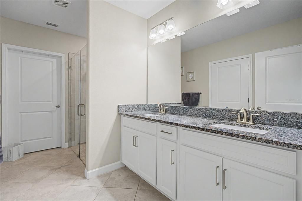 For Sale: $350,000 (2 beds, 2 baths, 1747 Square Feet)