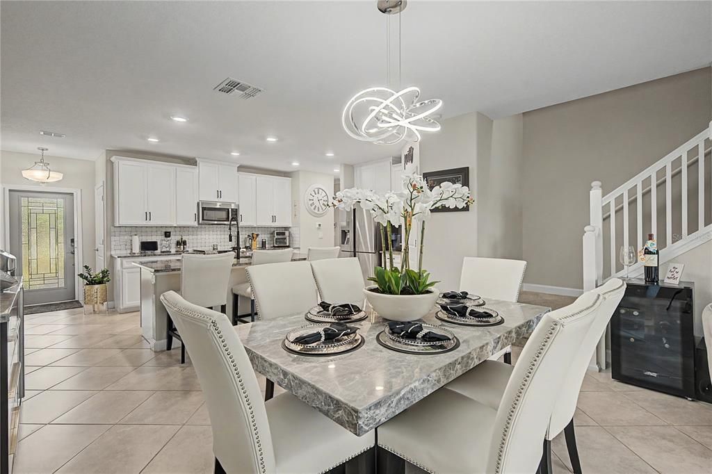 For Sale: $350,000 (2 beds, 2 baths, 1747 Square Feet)