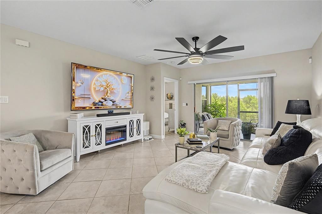 For Sale: $350,000 (2 beds, 2 baths, 1747 Square Feet)