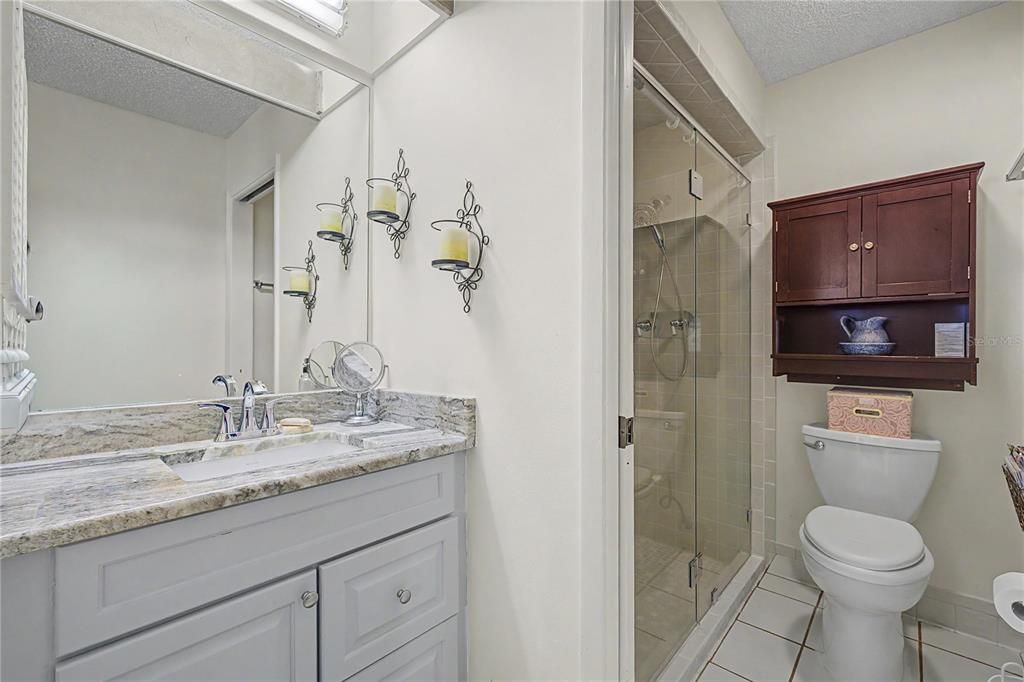 For Sale: $200,000 (2 beds, 2 baths, 1094 Square Feet)