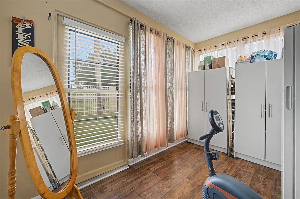 For Sale: $200,000 (2 beds, 2 baths, 1094 Square Feet)