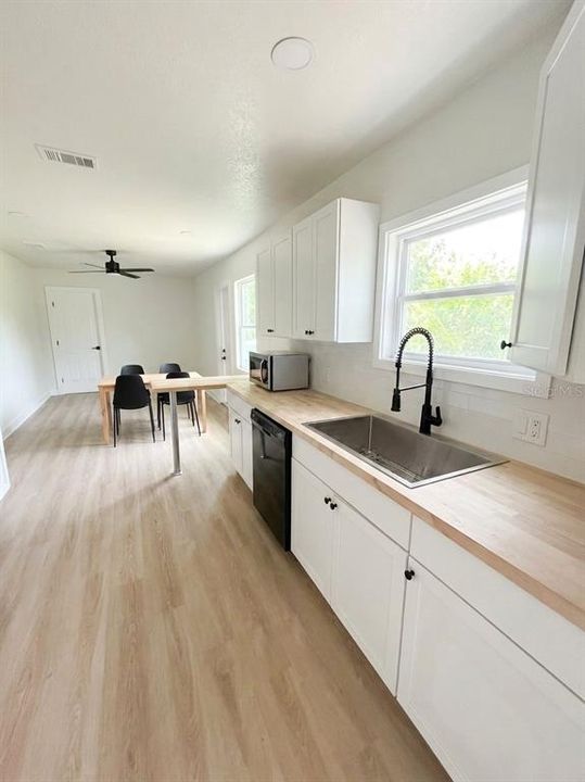For Rent: $2,895 (3 beds, 1 baths, 1037 Square Feet)