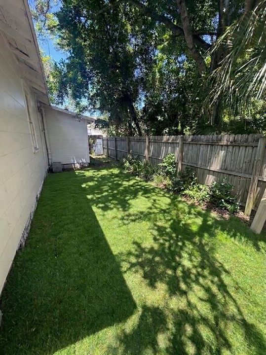 For Rent: $2,895 (3 beds, 1 baths, 1037 Square Feet)