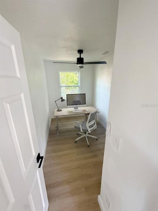 For Rent: $2,895 (3 beds, 1 baths, 1037 Square Feet)