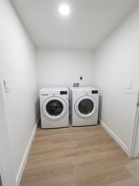 For Rent: $2,895 (3 beds, 1 baths, 1037 Square Feet)