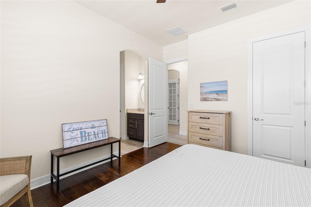 For Sale: $1,200,000 (3 beds, 2 baths, 2965 Square Feet)