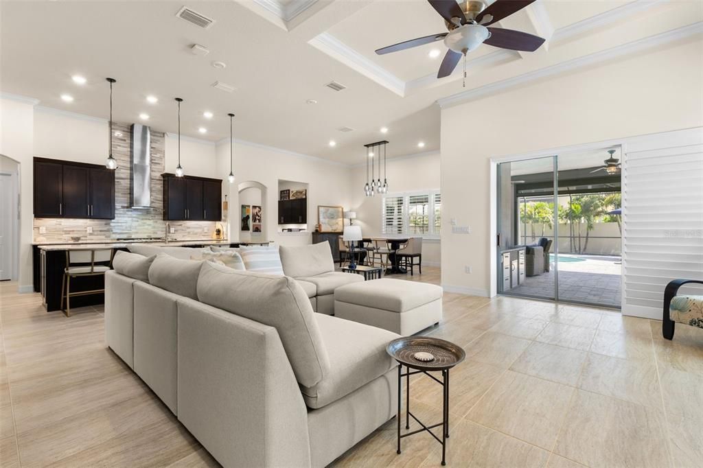 For Sale: $1,200,000 (3 beds, 2 baths, 2965 Square Feet)