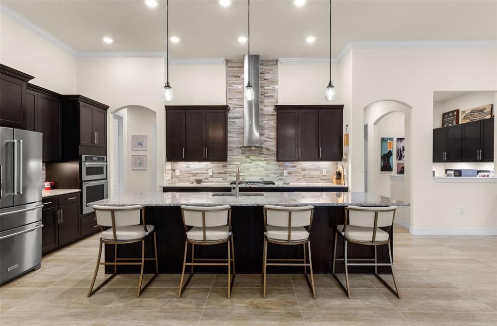 For Sale: $1,200,000 (3 beds, 2 baths, 2965 Square Feet)