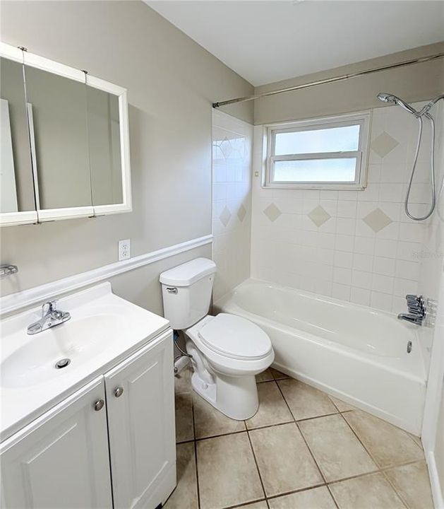 For Rent: $2,150 (2 beds, 1 baths, 1107 Square Feet)