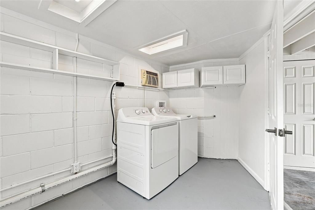 На продажу: $379,900 (3 спален, 2 ванн, 1407 Квадратных фут)