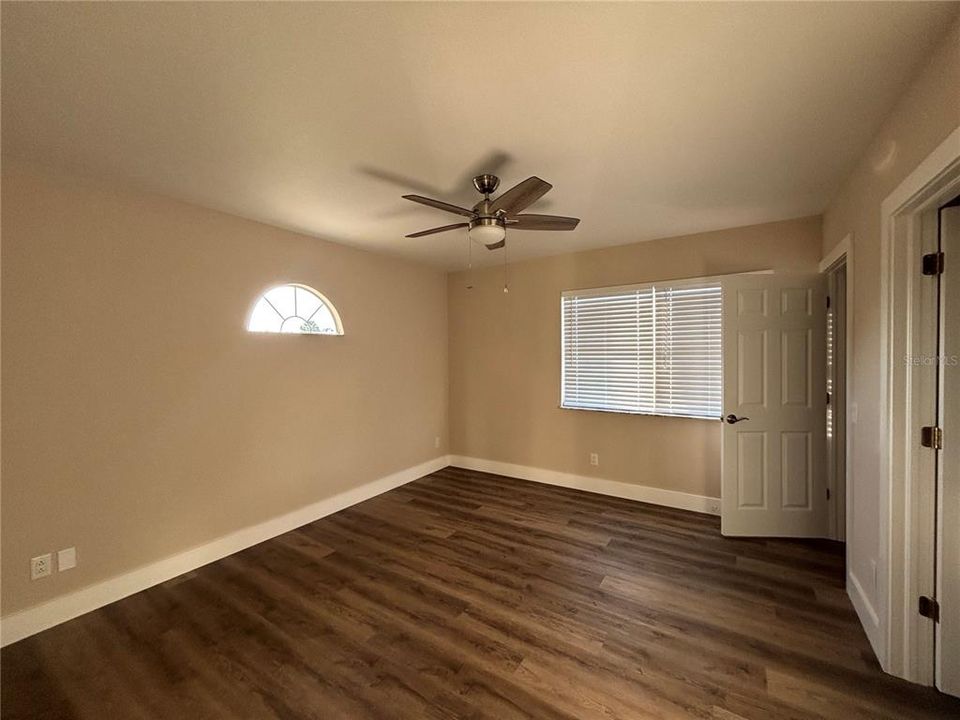 For Sale: $224,900 (2 beds, 2 baths, 1130 Square Feet)