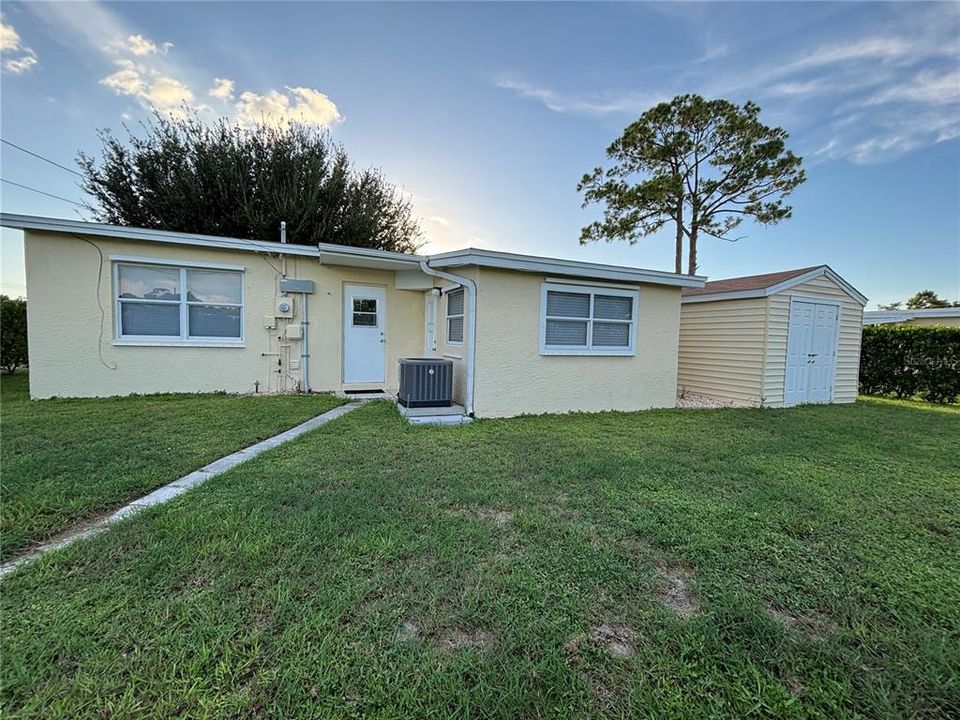 For Sale: $224,900 (2 beds, 2 baths, 1130 Square Feet)