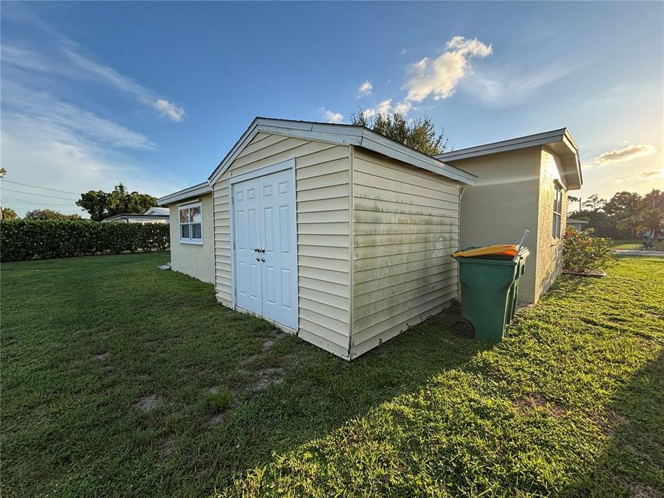 For Sale: $224,900 (2 beds, 2 baths, 1130 Square Feet)