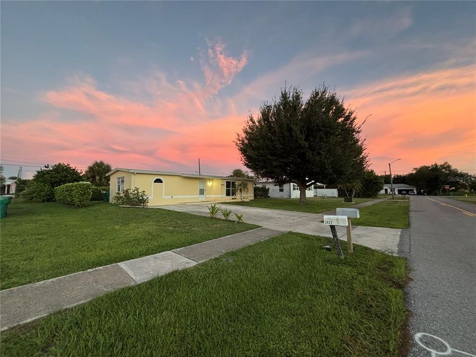 For Sale: $224,900 (2 beds, 2 baths, 1130 Square Feet)
