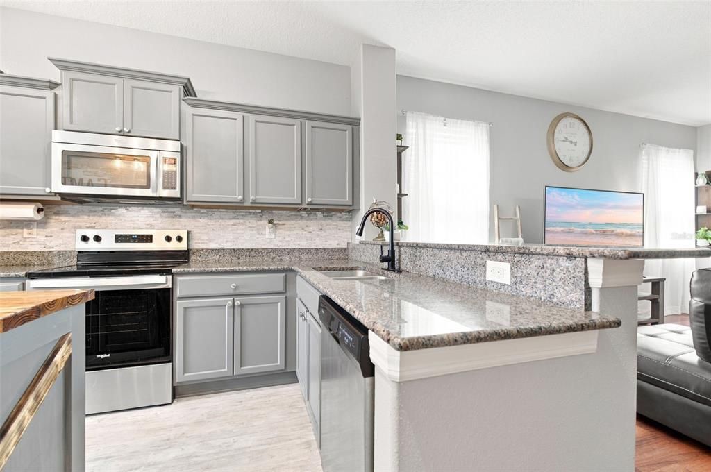 For Sale: $420,000 (3 beds, 2 baths, 1700 Square Feet)