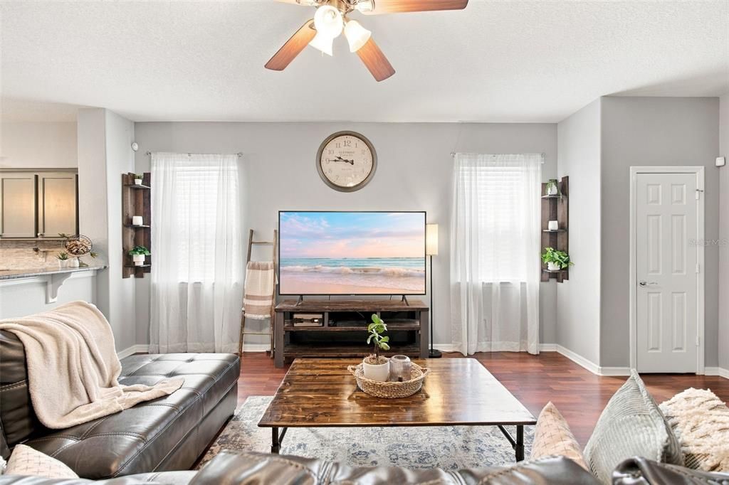 For Sale: $420,000 (3 beds, 2 baths, 1700 Square Feet)