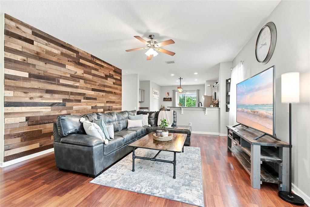 For Sale: $420,000 (3 beds, 2 baths, 1700 Square Feet)