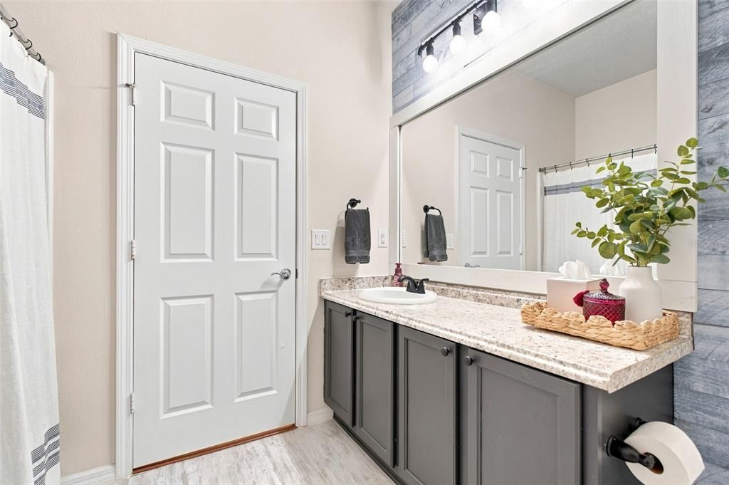 For Sale: $420,000 (3 beds, 2 baths, 1700 Square Feet)