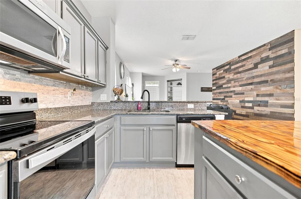 For Sale: $420,000 (3 beds, 2 baths, 1700 Square Feet)
