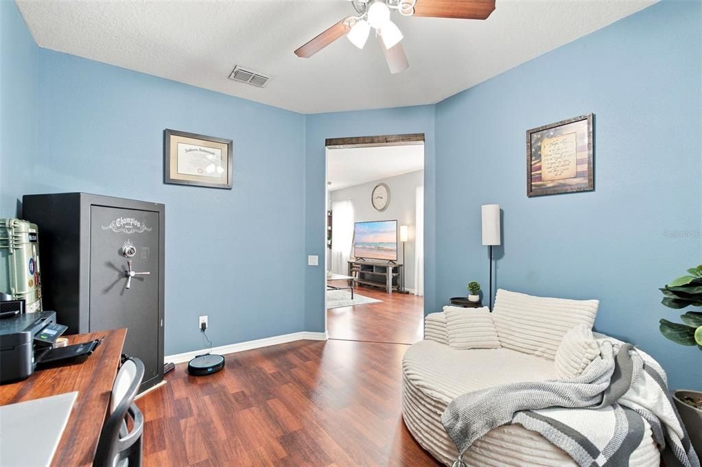 For Sale: $420,000 (3 beds, 2 baths, 1700 Square Feet)