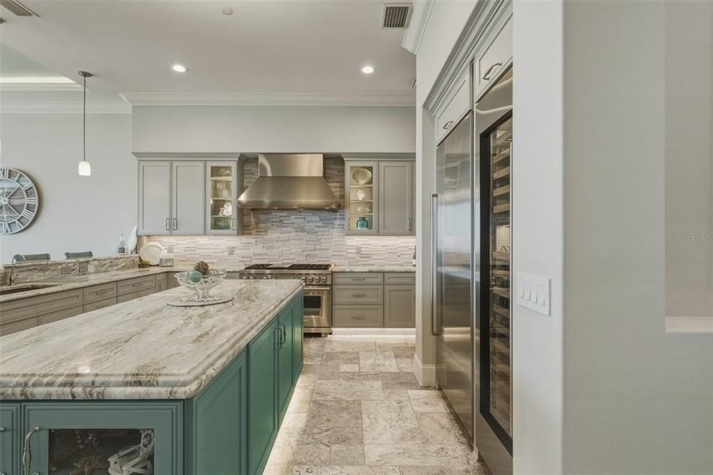 For Sale: $5,350,000 (6 beds, 5 baths, 6869 Square Feet)