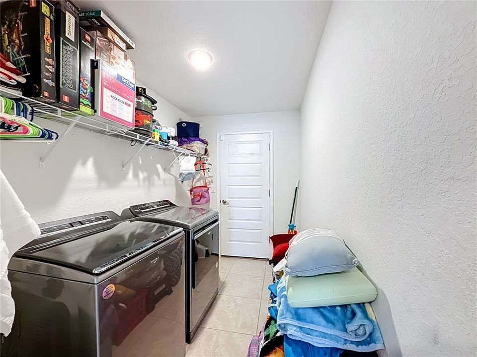 For Sale: $400,000 (4 beds, 2 baths, 2557 Square Feet)