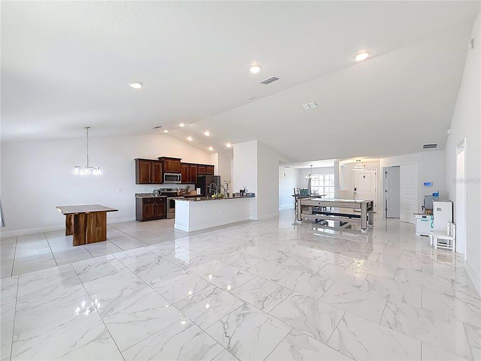 For Sale: $400,000 (4 beds, 2 baths, 2557 Square Feet)