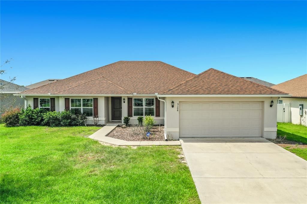 For Sale: $400,000 (4 beds, 2 baths, 2557 Square Feet)