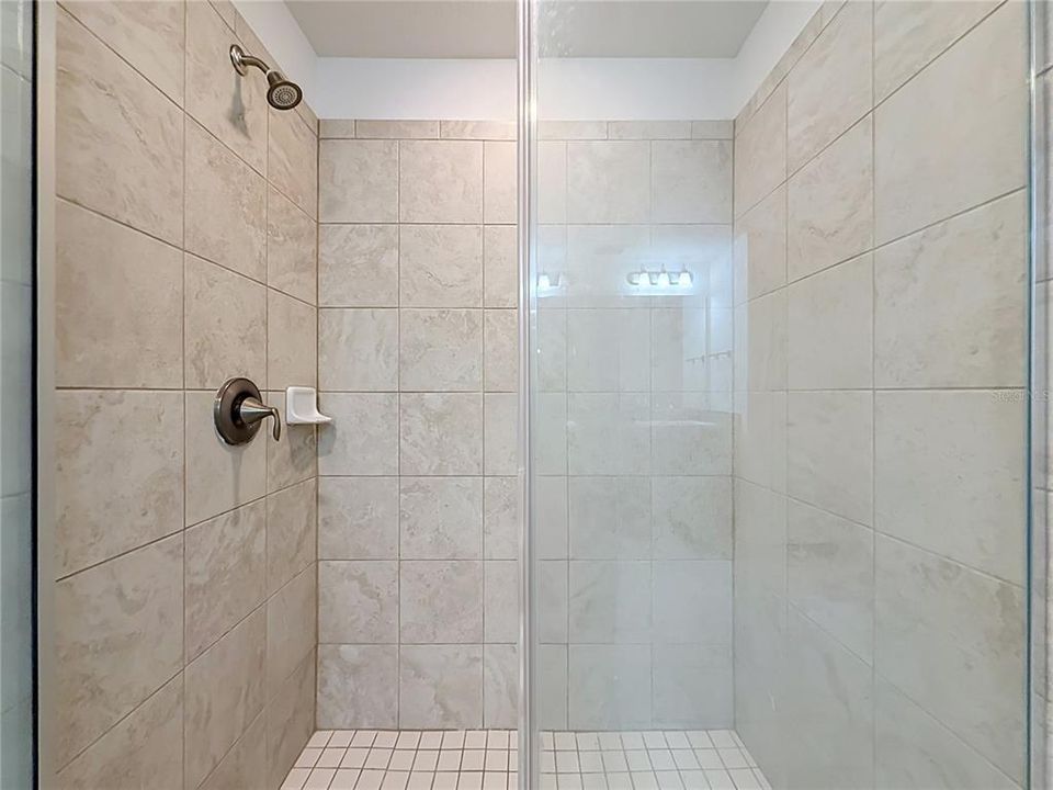 For Sale: $400,000 (4 beds, 2 baths, 2557 Square Feet)