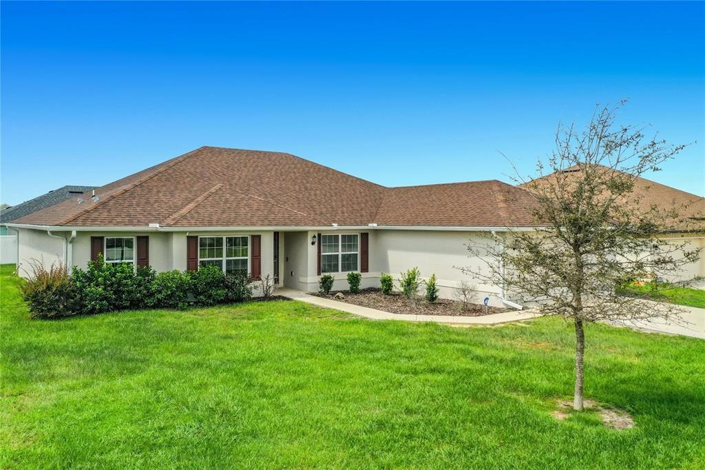 For Sale: $400,000 (4 beds, 2 baths, 2557 Square Feet)