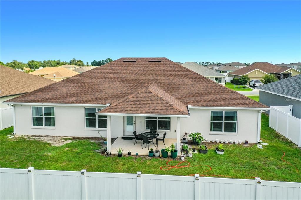 For Sale: $400,000 (4 beds, 2 baths, 2557 Square Feet)