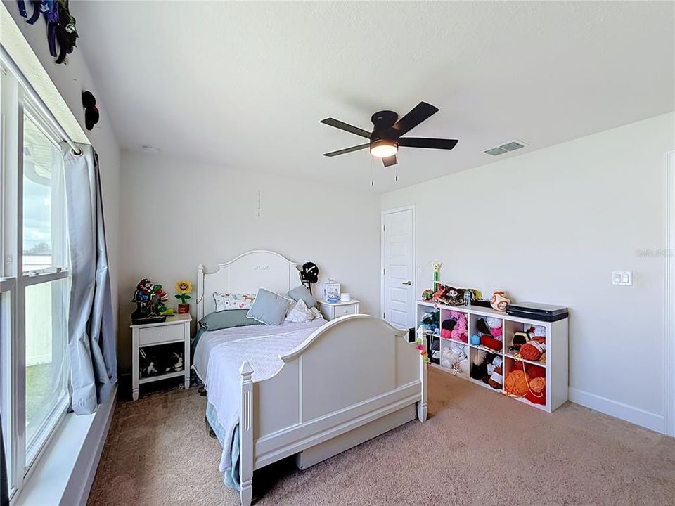 For Sale: $400,000 (4 beds, 2 baths, 2557 Square Feet)